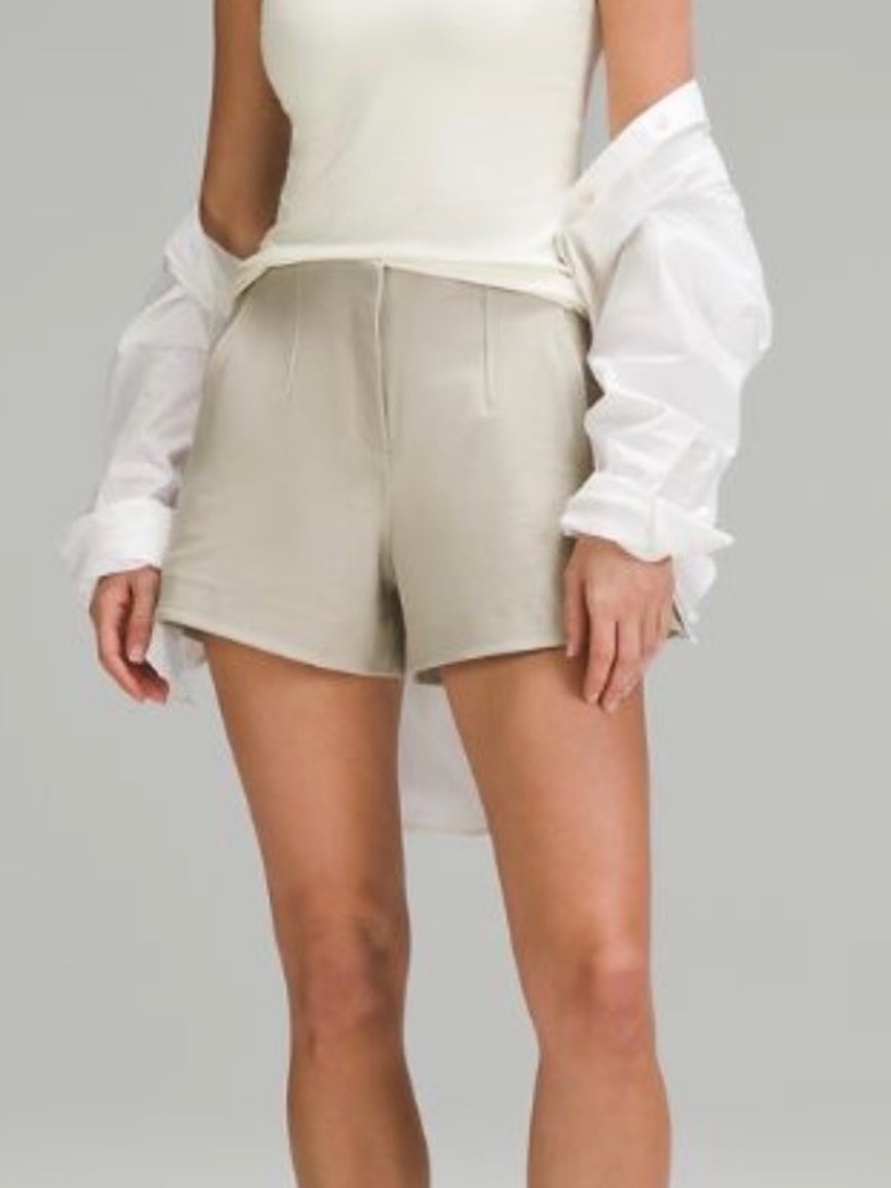 NWT Lululemon Utilitech Relaxed-Fit High-Rise Short 3.5"
